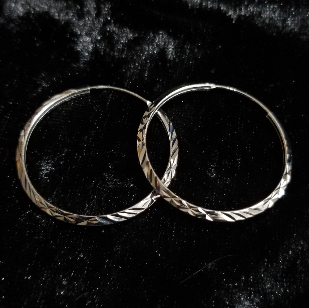 NEW Sterling Silver Diamond Cut Hoop Earrings